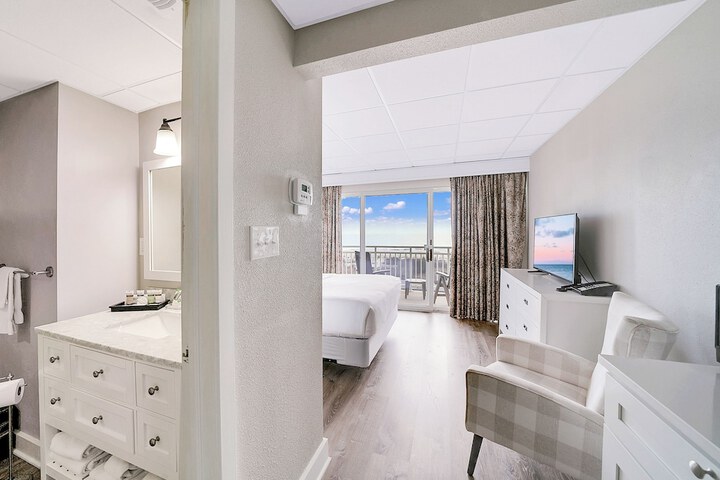 Montreal Beach Resort