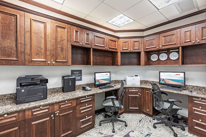 Business Center 33 of 33