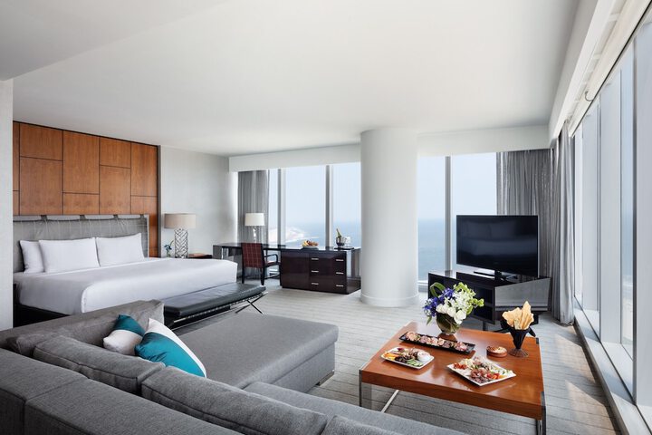 Room 32 of 83