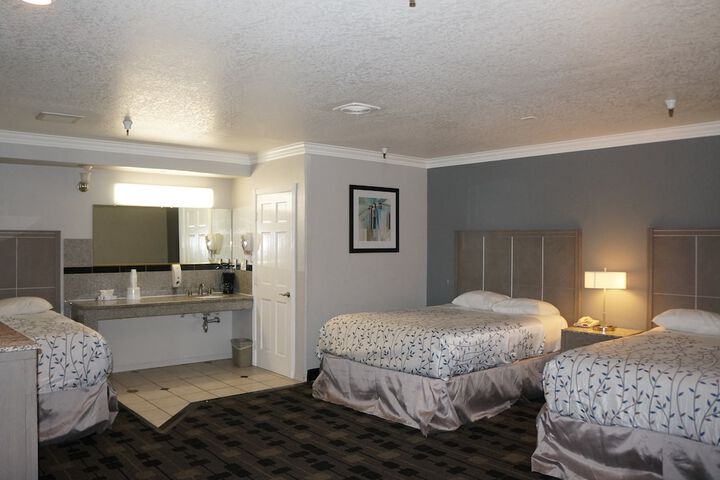 Room 26 of 64