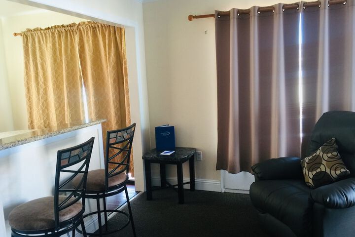 Dolphin Cove Motel