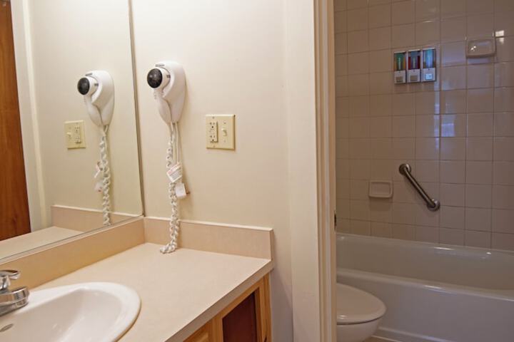 Room 48 of 145