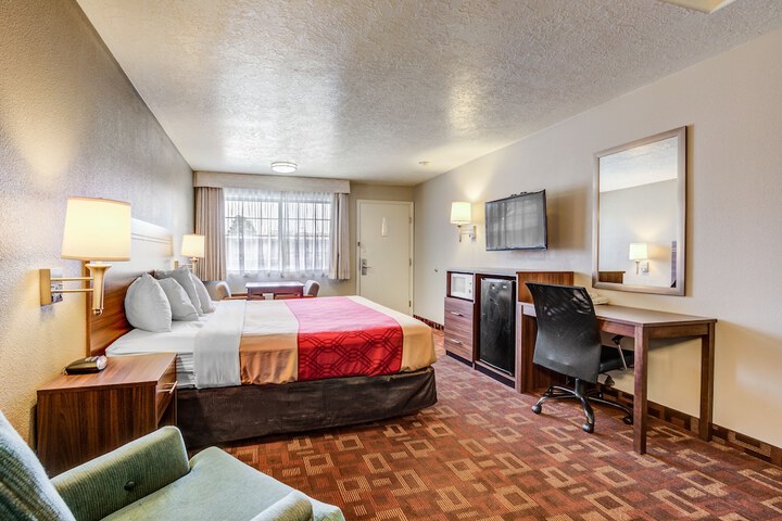 Room 10 of 35