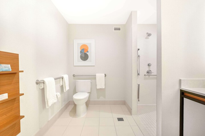 Room 12 of 50