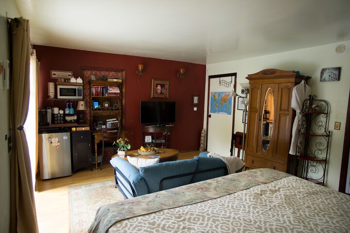 Room 8 of 19