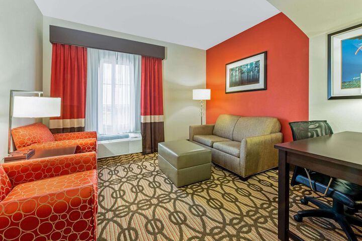 Room 26 of 33