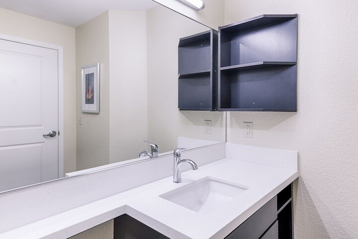 Room 16 of 26