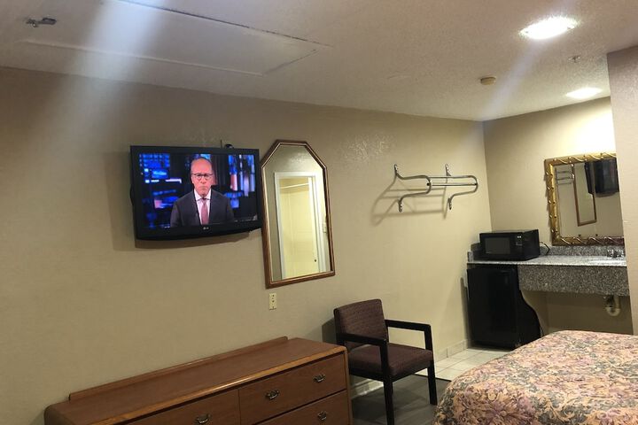 Room 21 of 27