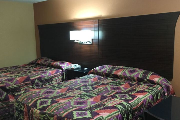 Room 10 of 17
