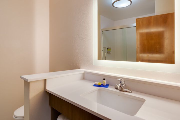 Holiday Inn Express & Suites Latta by IHG