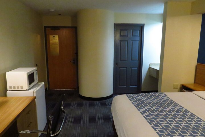 Room 21 of 53