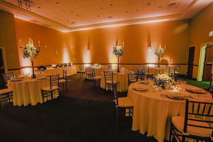 Ballroom/Hall 56 of 64