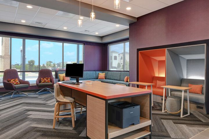 Business Center 41 of 41