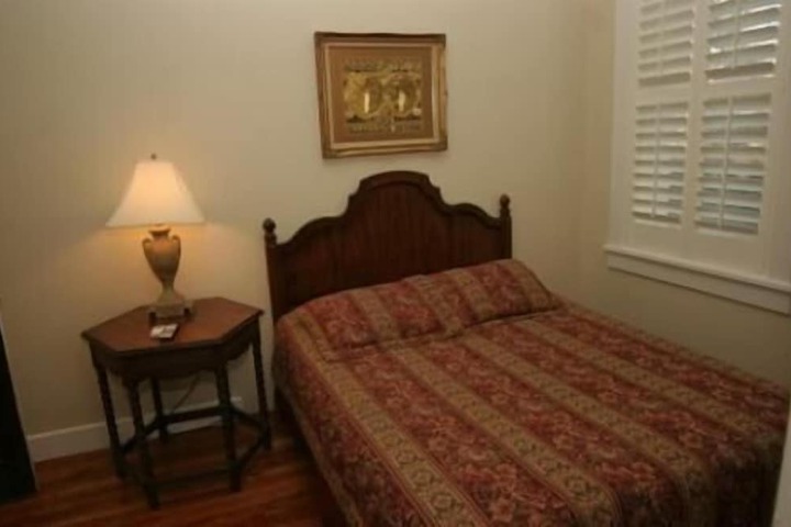 Room 16 of 44