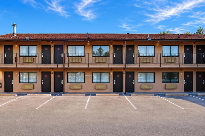 Travel Inn by OYO Omaha
