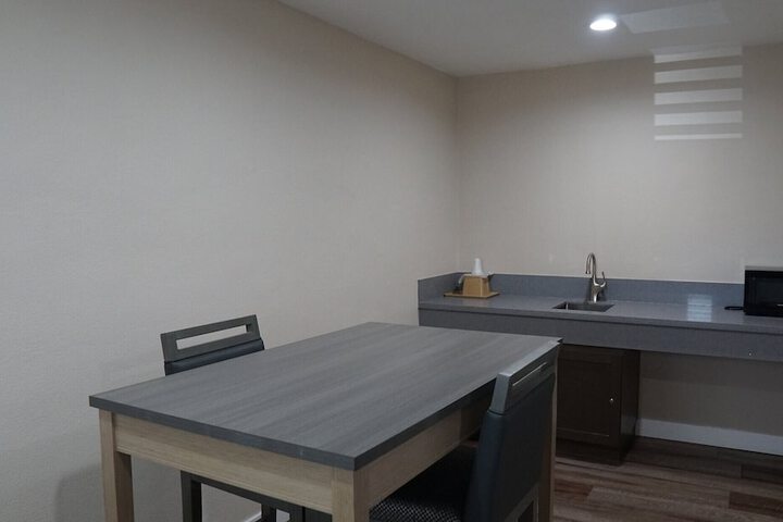 Room 9 of 35