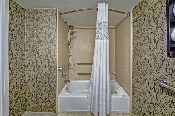 Room 14 of 29