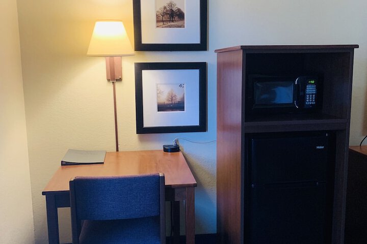 AmericInn by Wyndham Kewanee