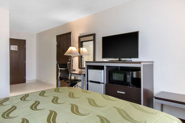 Room 16 of 46