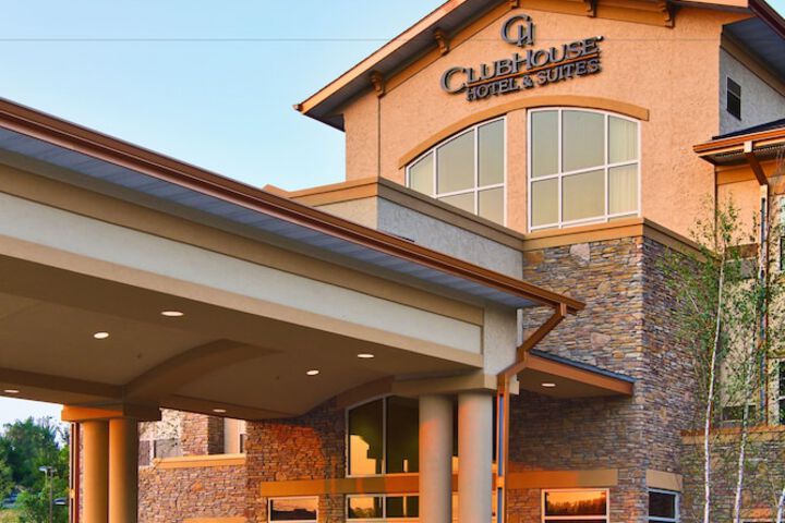Clubhouse Hotel & Suites Pierre