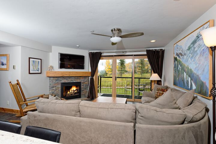 The Crestwood Condominiums
