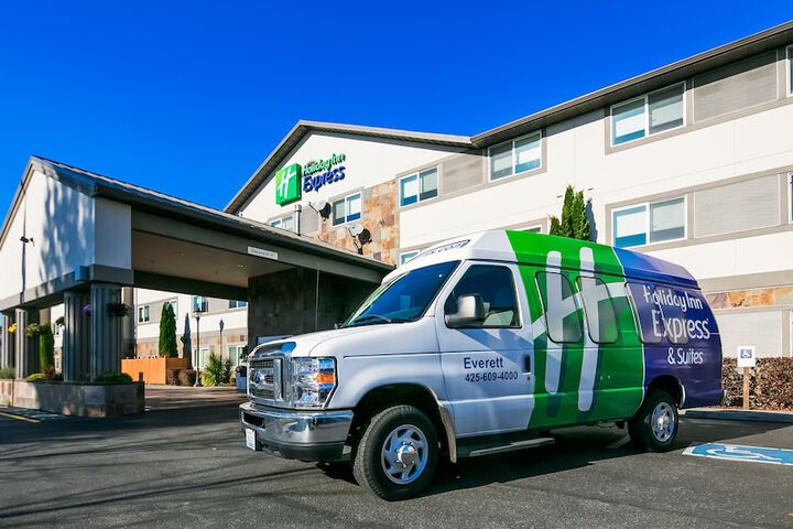 Holiday Inn Express & Suites Everett by IHG
