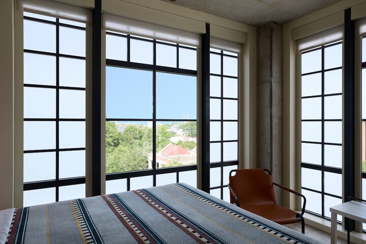 Room 19 of 42