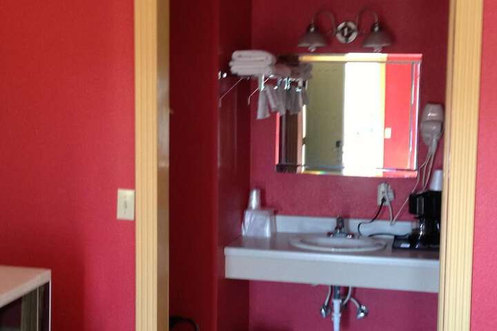 Room 18 of 26