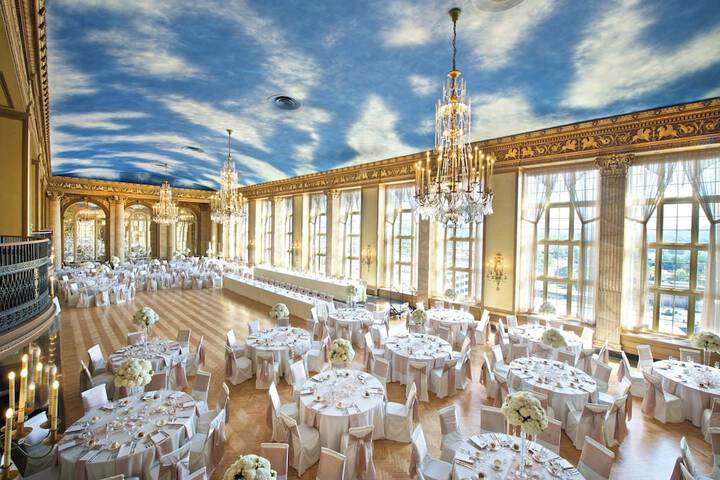 Ballroom/Hall 93 of 102