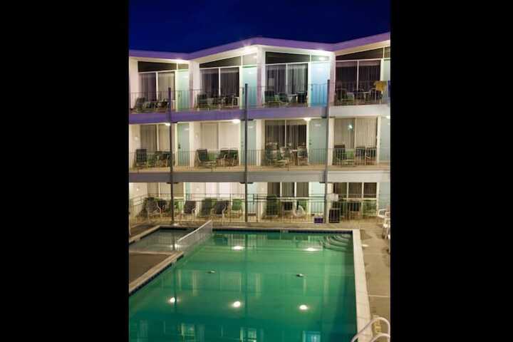 Pool 13 of 31