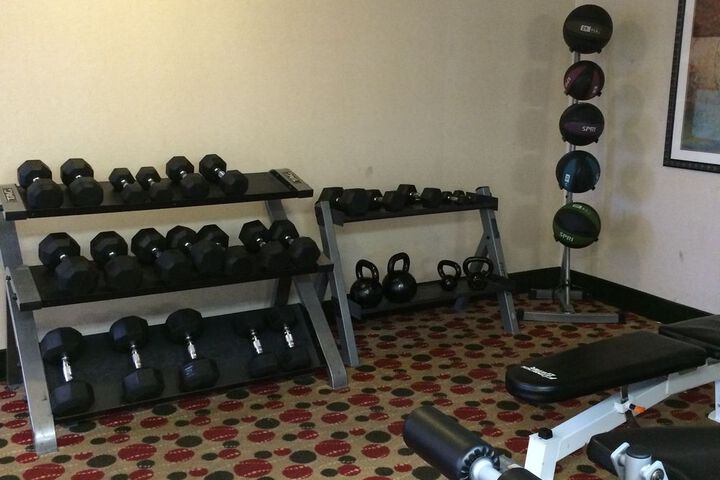 SAWGRASS GRAND HOTEL AND SUITES SPORTS C