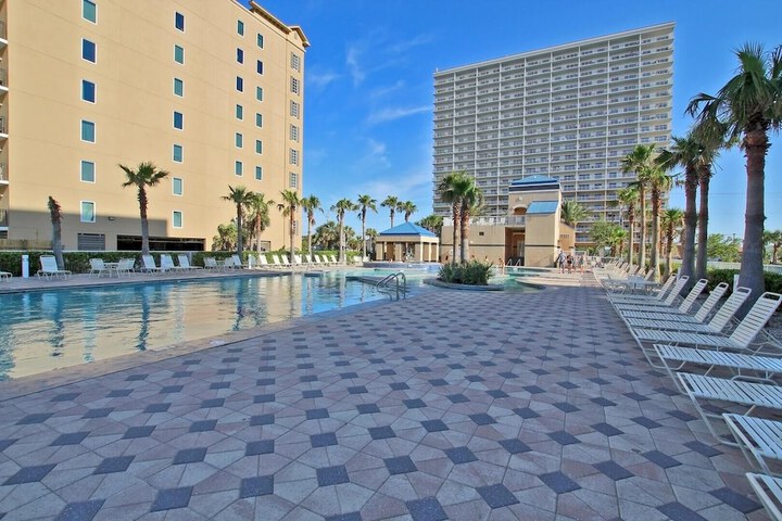 Pool 24 of 106