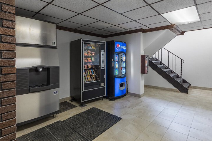 Motel 6 Warminster PA