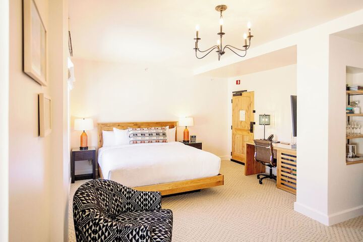 Room 53 of 72