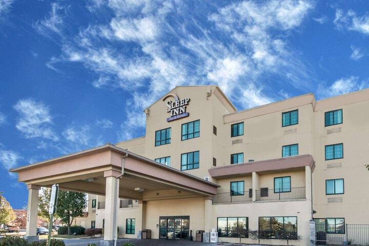 Hotel 3 of 72