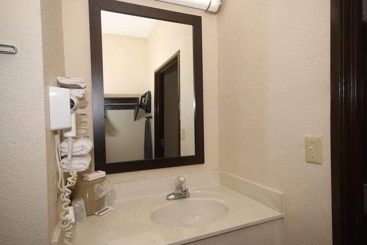 Room 14 of 16