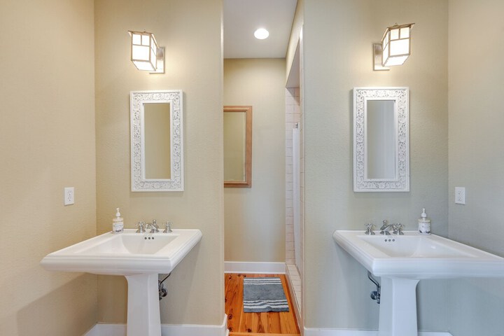 Beach & Pool Access: Peaceful St. Teresa House