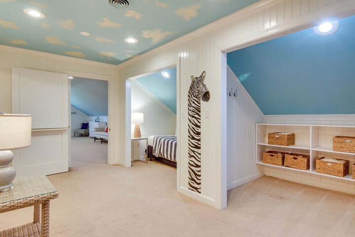 Waterfront Cambridge Gem w / Hot Tub Pool & Dock!