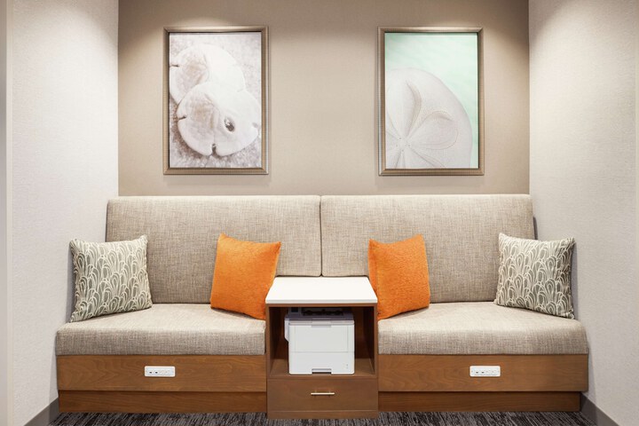 Business Center 35 of 35