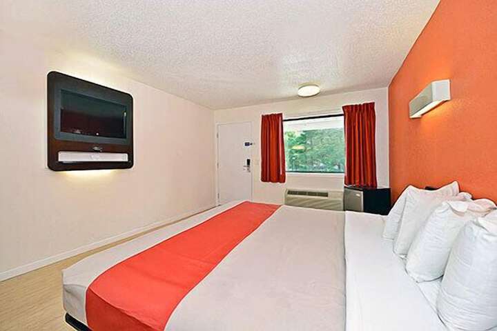 Room 41 of 49