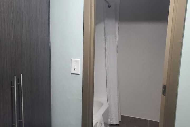 Room 11 of 16