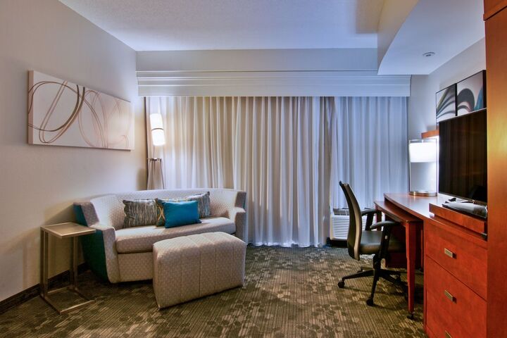 Room 13 of 25