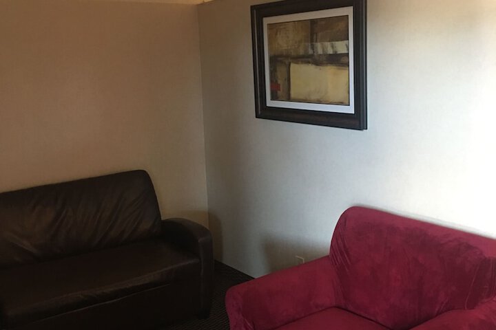 Room 37 of 60