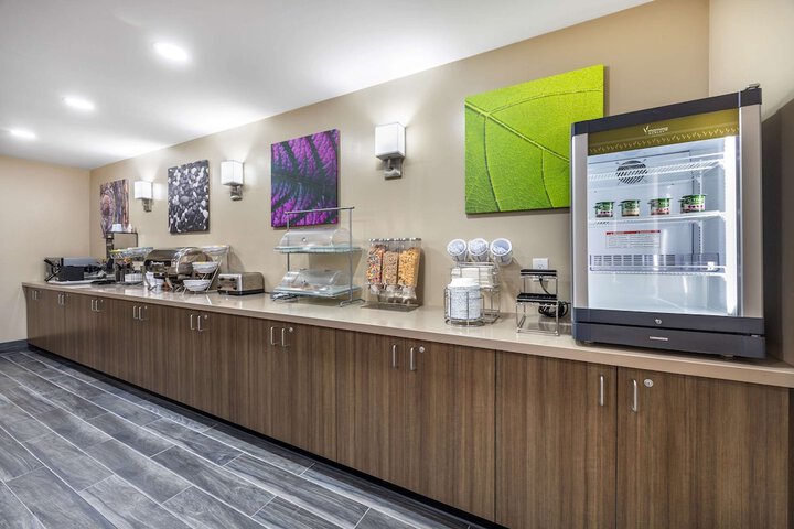 Breakfast/Coffee Service 29 of 33