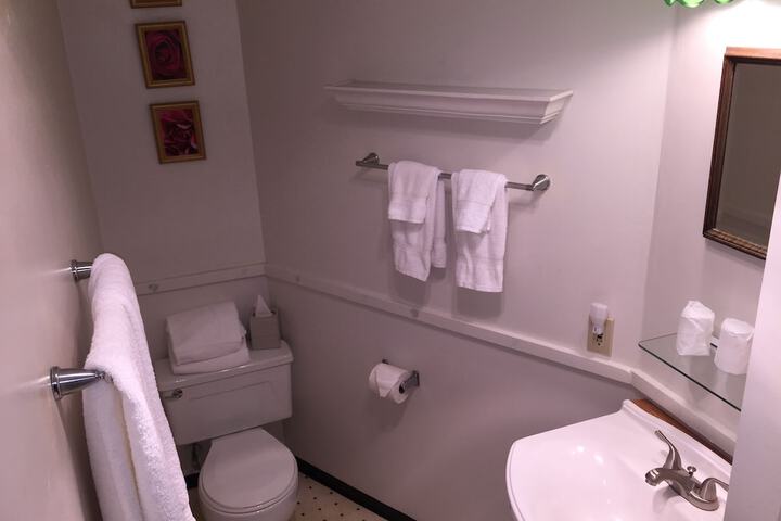 Room 122 of 287