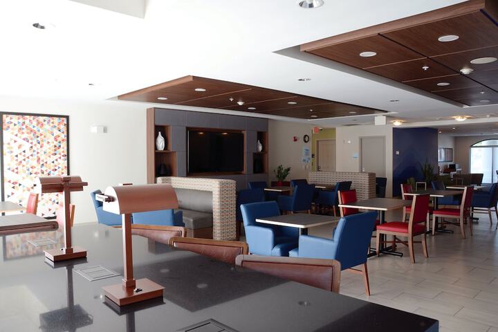 Hotel 5 of 81