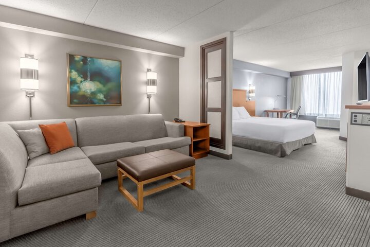 Room 33 of 64