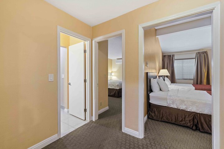 Room 44 of 64