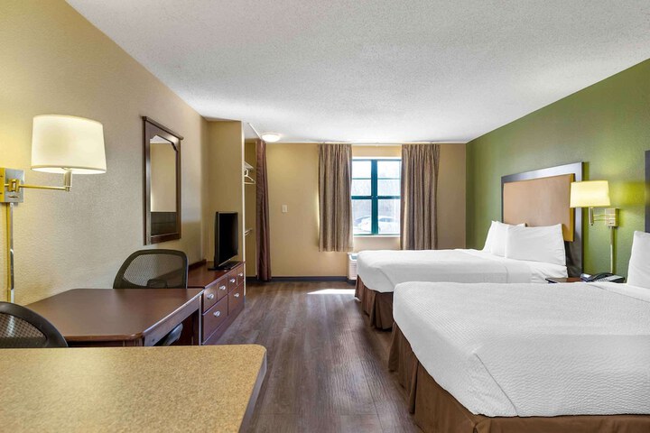 Room 21 of 28