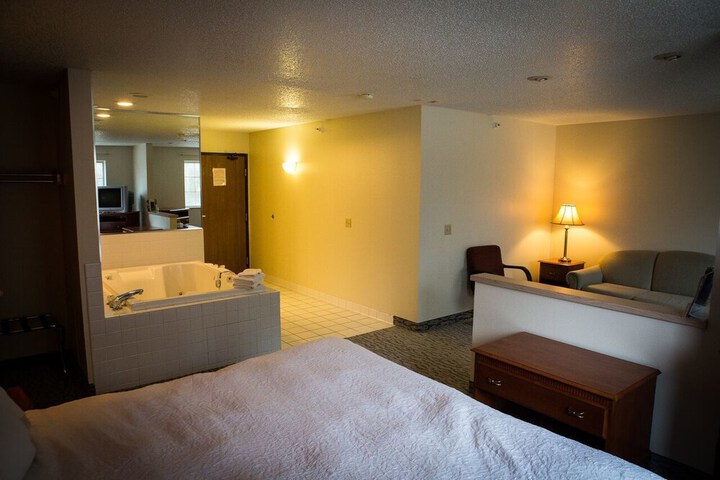 Room 10 of 19